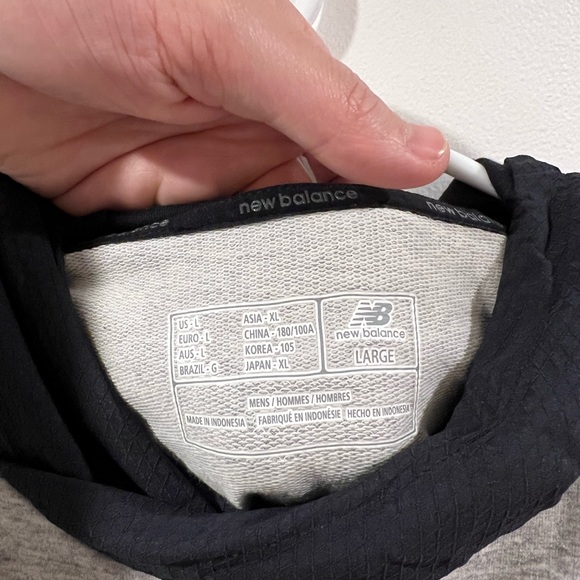 New Balance R.W.T Short Sleeve Hoodie - Picture 3 of 3